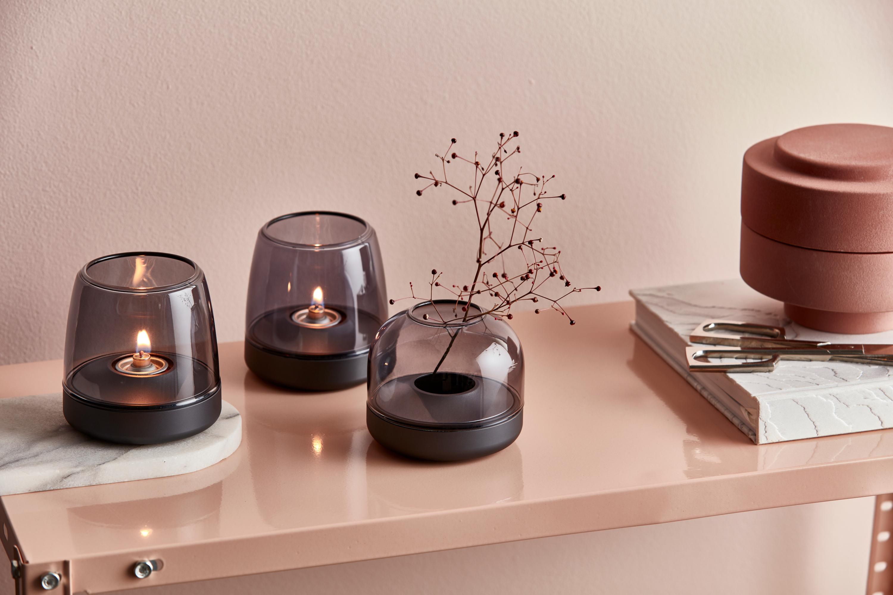 Kooduu Kerzenhalter Glow 08 in dänischem Design (rund mit Glashaube)