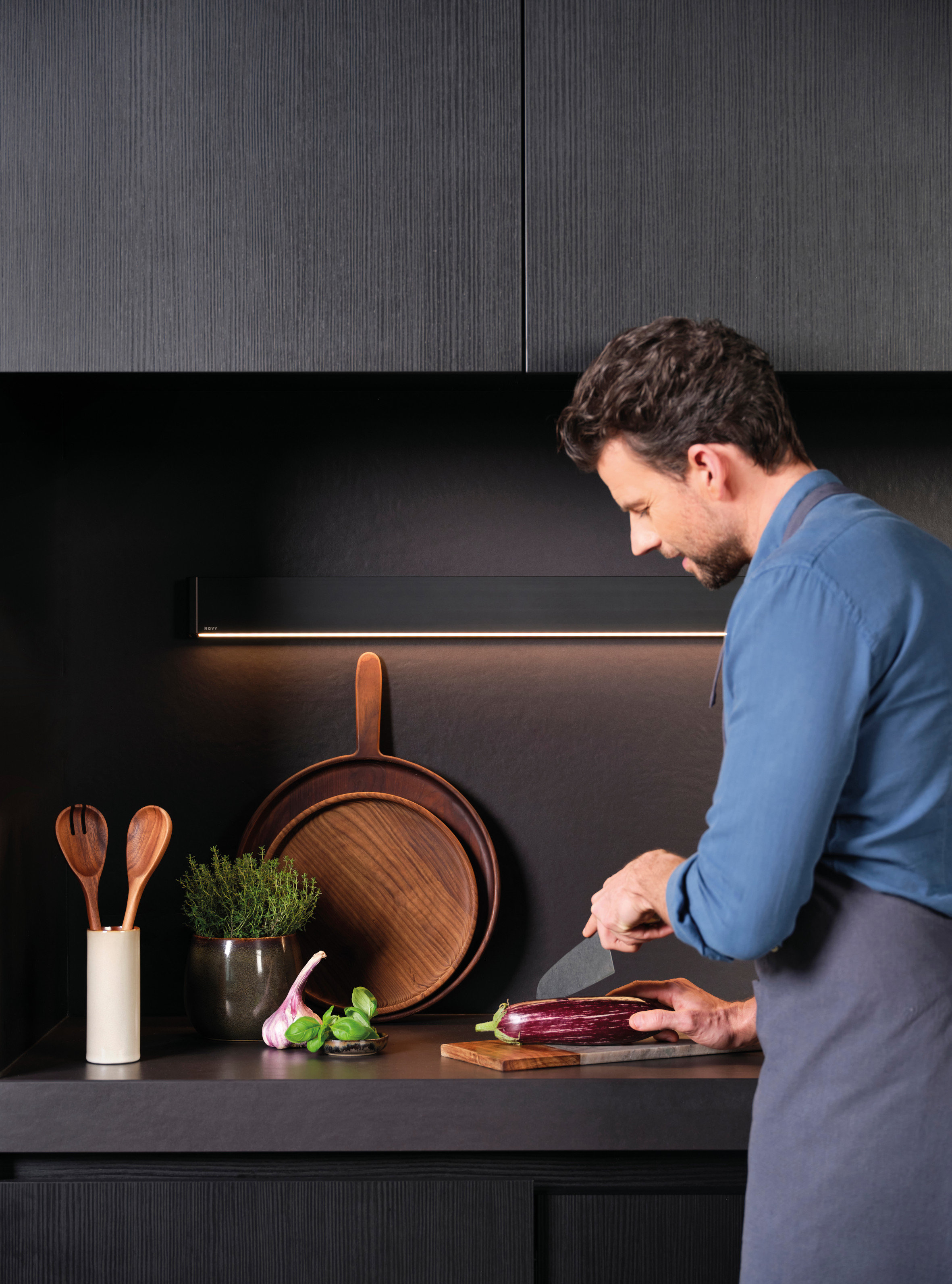 NOVY Designleuchte Mann in der Küche