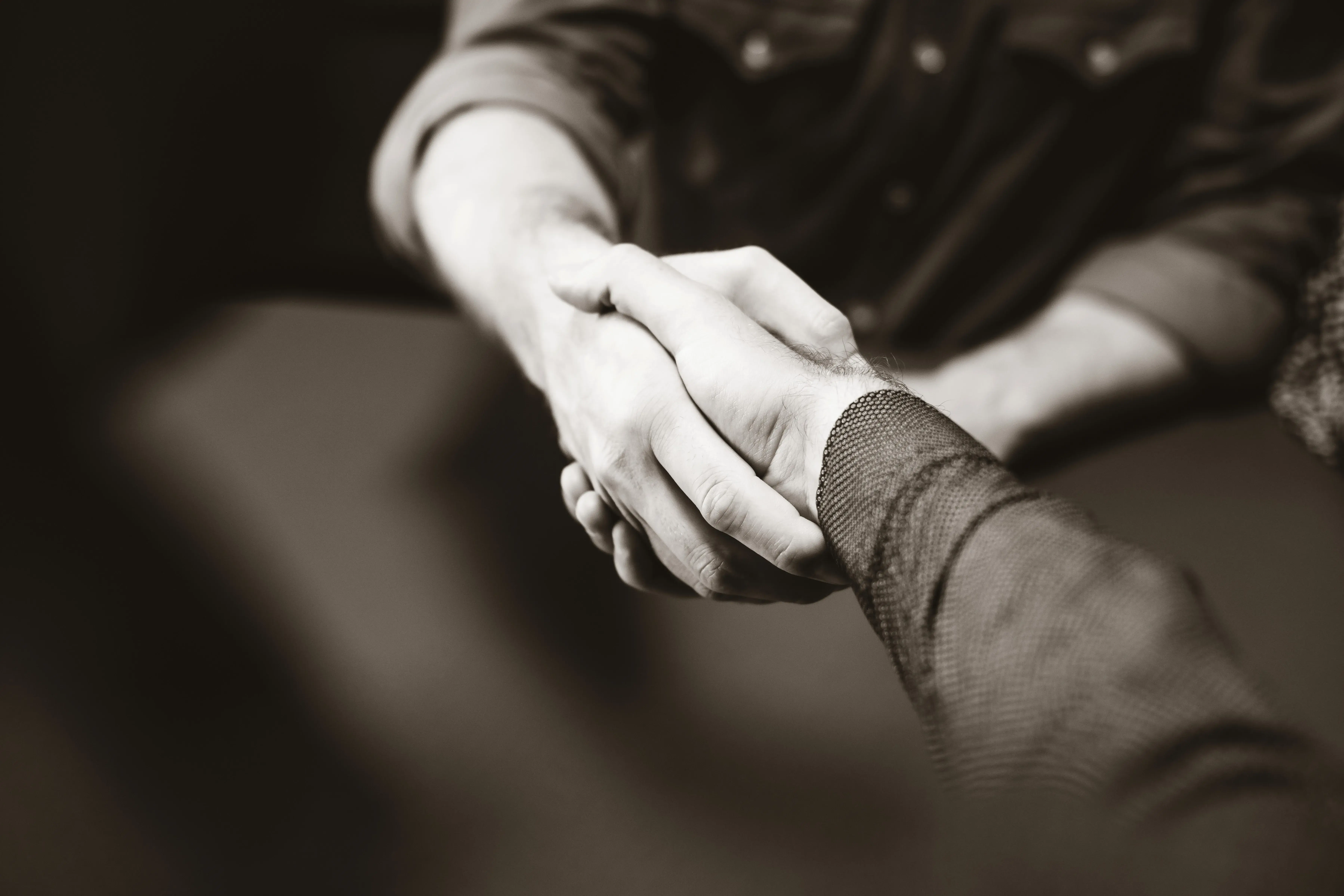 Beratungsgespräch Küchenkauf Handschlag